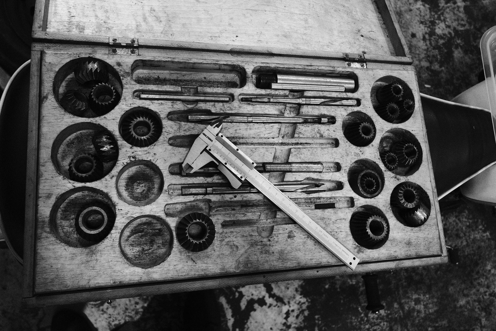 Valve seat tool set